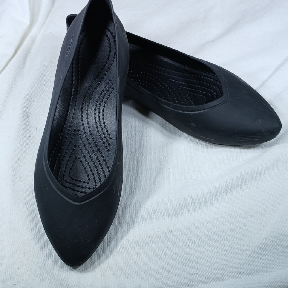 CROCS Women’s Black Pointed Slip-On Ballet Flats size 7